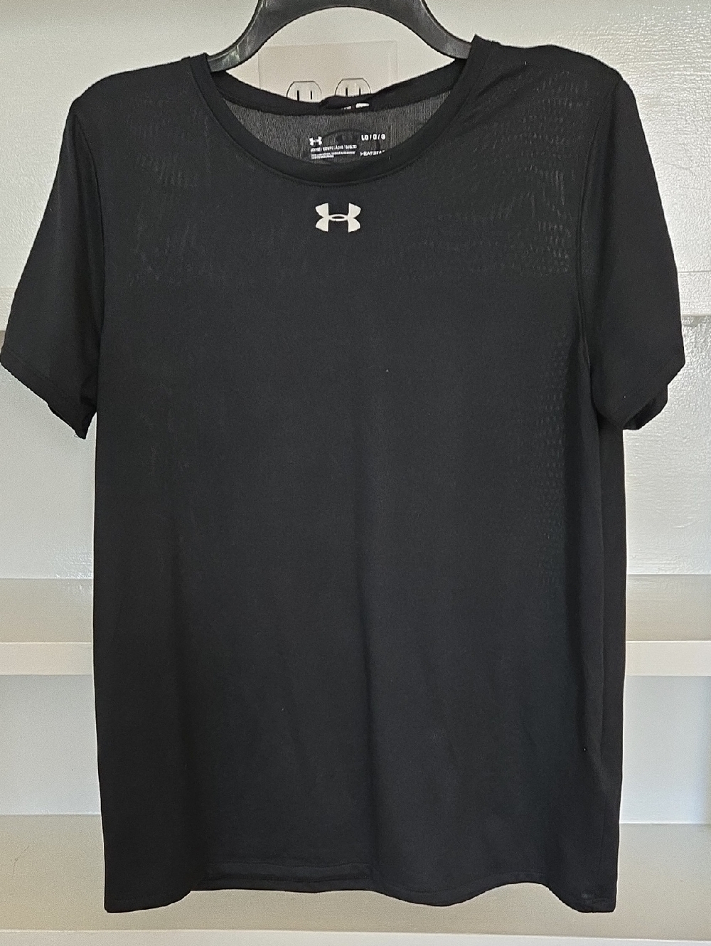 Under Armour Black Short Sleeve Athletic Tee with Center Logo (Womens)